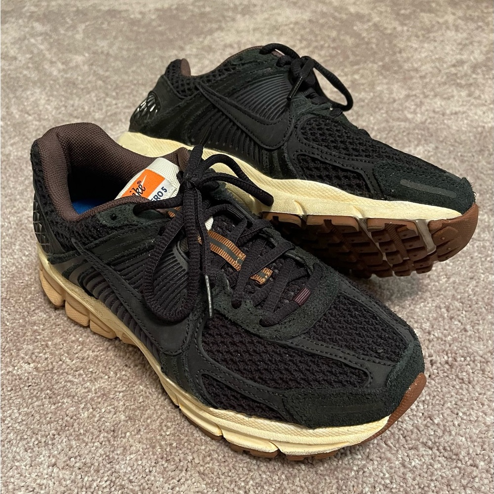 Nike Zoom Vomero 5 (Women’s size 7)
